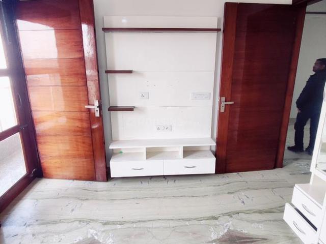 3 BHK Independent Builder Floor in Sector 3 Rohini for rent New Delhi. The reference number is 19279336