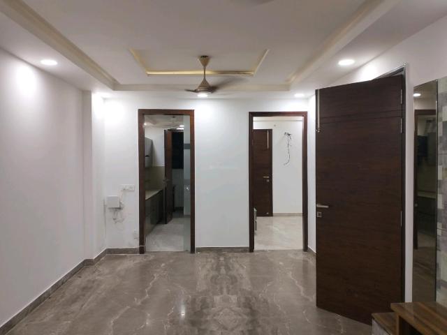 3 BHK Independent Builder Floor in Shalimar Bagh for resale New Delhi. The reference number is 19765924