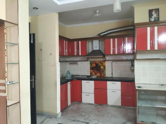3 BHK Independent Builder Floor in Shalimar Bagh for resale New Delhi. The reference number is 20119377