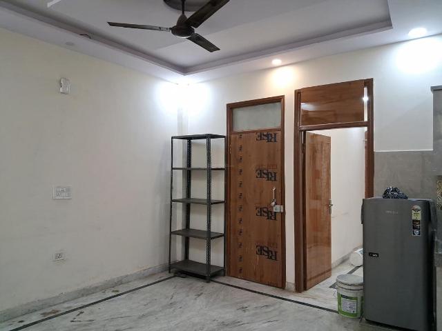 3 BHK Independent Builder Floor in Shastri Nagar for rent New Delhi. The reference number is 19756778