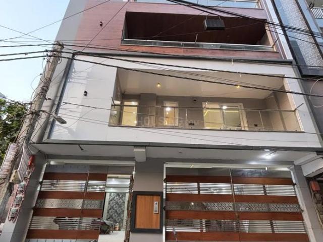 3 BHK Independent Builder Floor in Shastri Nagar for resale New Delhi. The reference number is 16711266