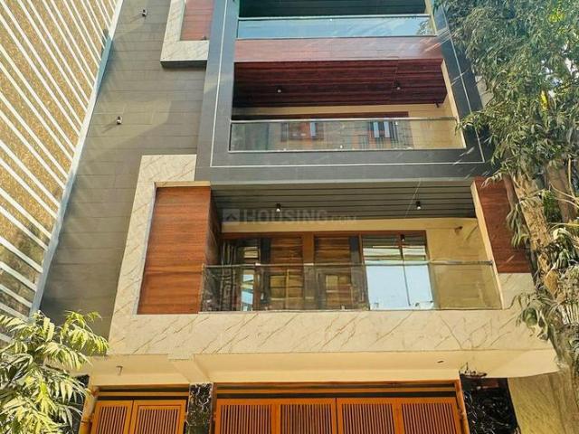 3 BHK Independent Builder Floor in Shastri Nagar for resale New Delhi. The reference number is 16711292