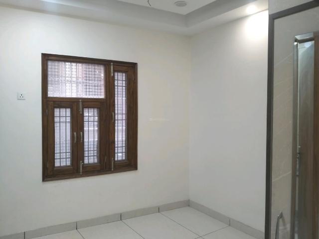 3 BHK Independent Builder Floor in Shastri Nagar for resale New Delhi. The reference number is 19661990
