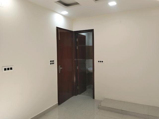 3 BHK Independent Builder Floor in Shastri Nagar for resale New Delhi. The reference number is 19671526