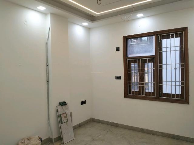 3 BHK Independent Builder Floor in Shastri Nagar for resale New Delhi. The reference number is 19672397