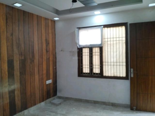3 BHK Independent Builder Floor in Shastri Nagar for resale North West Delhi. The reference number is 17716157