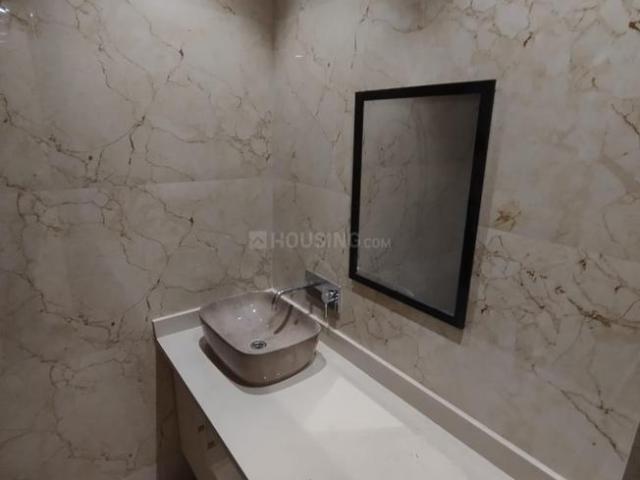 3 BHK Independent Builder Floor in South Extension I for rent New Delhi. The reference number is 20555911