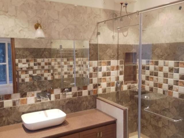 3 BHK Independent Builder Floor in South Extension II for resale New Delhi. The reference number is 20626153