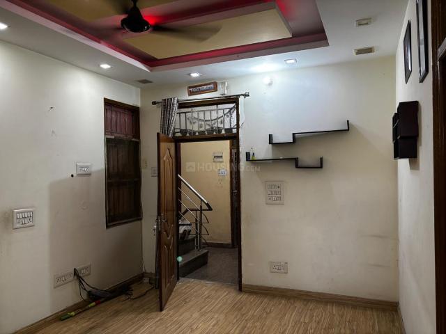 3 BHK Independent Builder Floor in Tri Nagar for resale New Delhi. The reference number is 17911755
