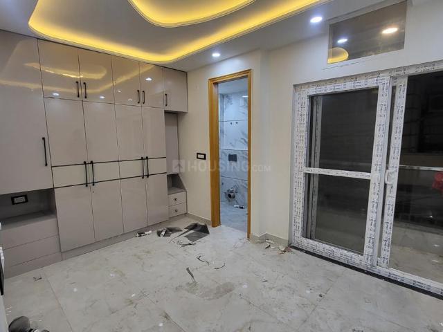 2 BHK Apartment in Uttam Nagar for resale South West Delhi. The reference number is 17524860