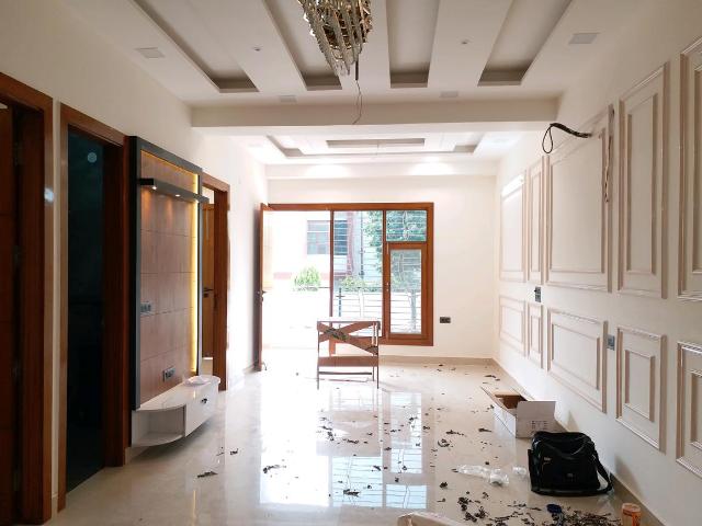 3 BHK Independent Builder Floor in Vasundhara for resale Ghaziabad. The reference number is 11907888