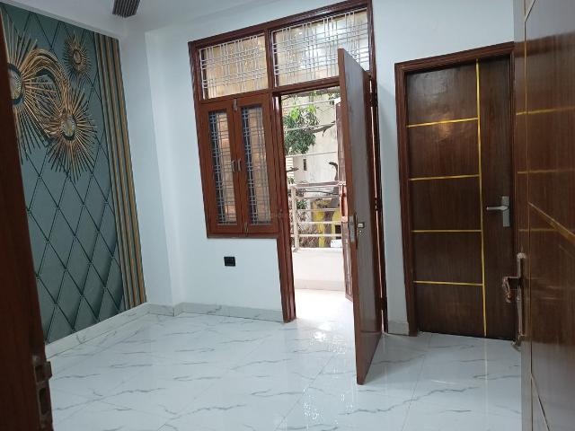 3 BHK Independent Builder Floor in Vasundhara for resale Ghaziabad. The reference number is 19869381
