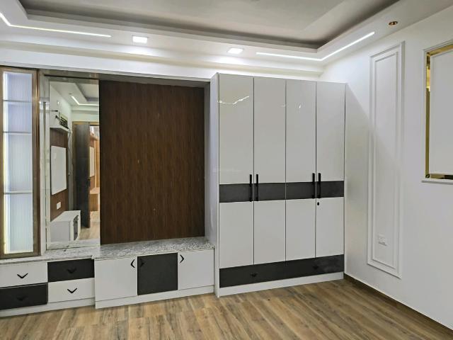 4 BHK Independent Builder Floor in Vasundhara for resale Ghaziabad. The reference number is 20544756