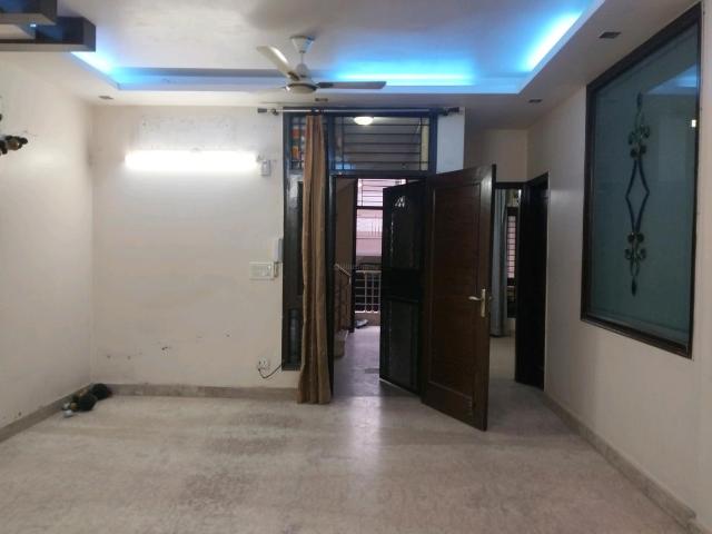 3 BHK Independent Builder Floor in Vikaspuri for resale New Delhi. The reference number is 14138930