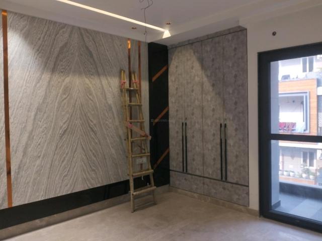 3 BHK Independent Builder Floor in Vikaspuri for resale New Delhi. The reference number is 18815198