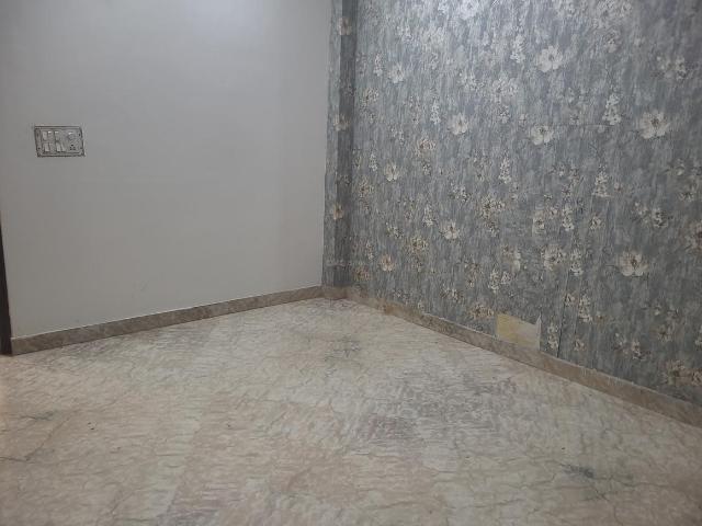 3 BHK Independent Builder Floor in Vikaspuri for resale New Delhi. The reference number is 20238895