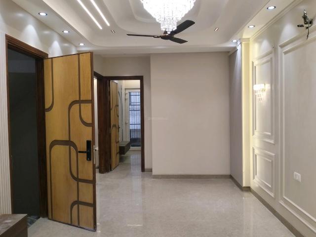 3 BHK Independent Builder Floor in Vikaspuri for resale New Delhi. The reference number is 20654040