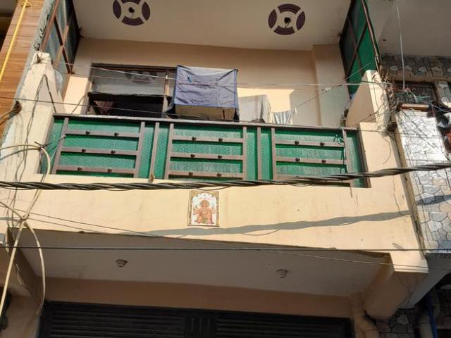 3 BHK Independent House in Uttam Nagar for resale New Delhi. The reference number is 10702638