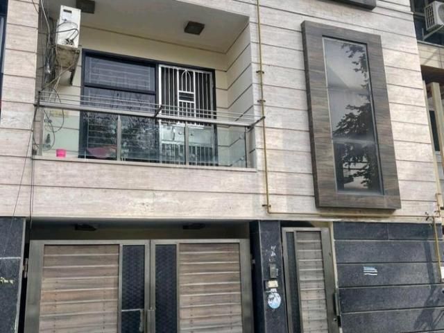 3 BHK Independent House in Vikaspuri for rent New Delhi. The reference number is 19302241