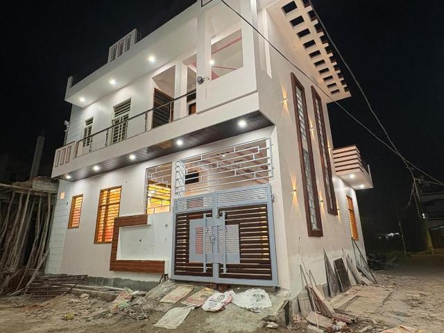 3 BHK Independent House in Alambagh for resale Lucknow. The reference number is 19725190