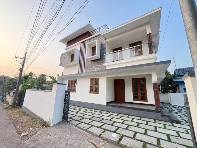 3 BHK Independent House in Aluva for resale Kochi. The reference number is 20486661