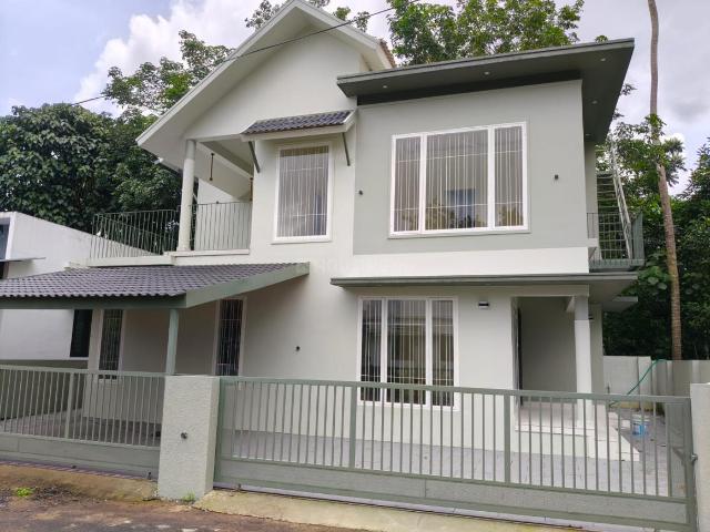 3 BHK Independent House in Chottanikkara for resale Kochi. The reference number is 20481238