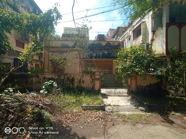 3 BHK Independent House in Dhakuria for resale Kolkata. The reference number is 18201830