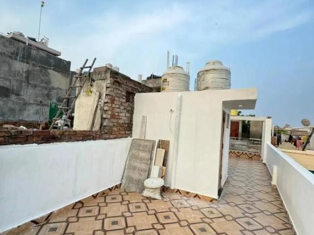 3 BHK Independent House in Dwarka Mor for resale New Delhi. The reference number is 20807127