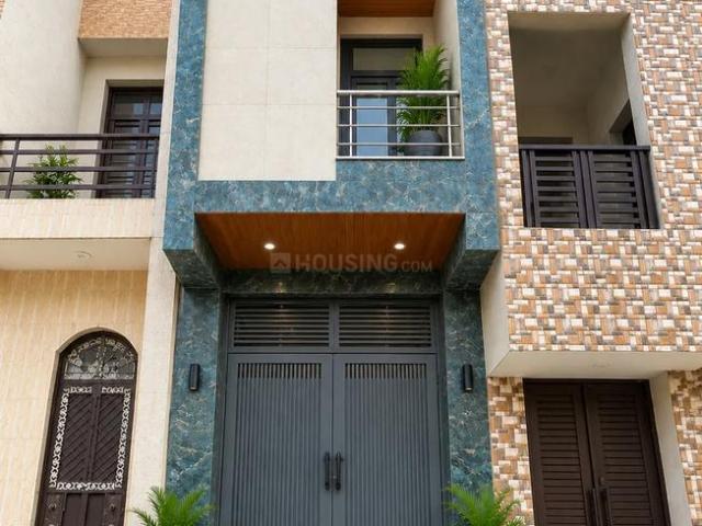 3 BHK Independent House in Dwarka Mor for resale New Delhi. The reference number is 20833916