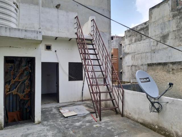 3 BHK Independent House in Dwarka Mor for resale New Delhi. The reference number is 20947115