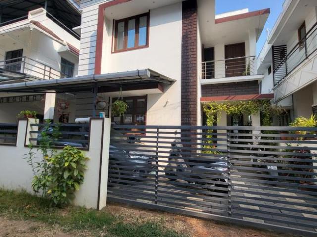 3 BHK Independent House in Edappally for resale Kochi. The reference number is 20110866