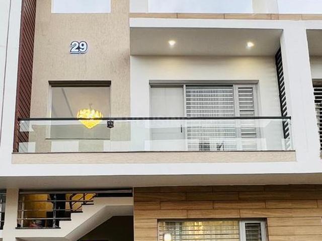 3 BHK Independent House in Gazipur for resale Zirakpur. The reference number is 18047168