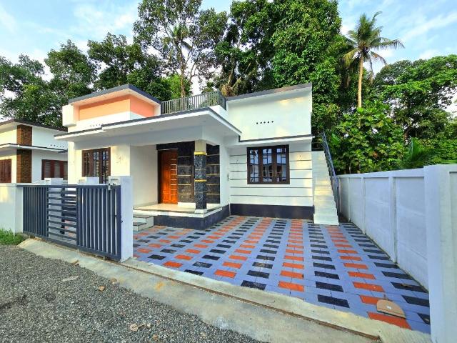 3 BHK Independent House in Kongorppilly for resale Kochi. The reference number is 17021161