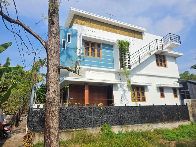 3 BHK Independent House in Kumbalangi for resale Kochi. The reference number is 16968241