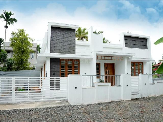 3 BHK Independent House in Mannam for resale Kochi. The reference number is 20594340