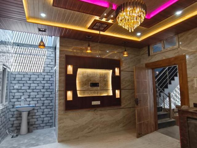 3 BHK Independent House in Paharia for resale Varanasi. The reference number is 19507567