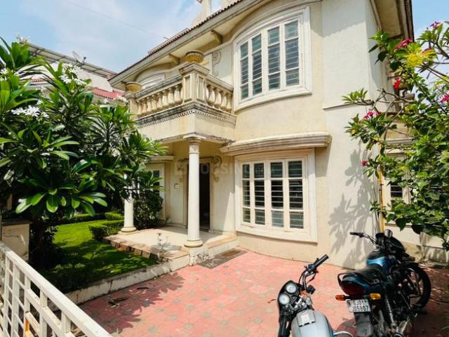 3 BHK Independent House in Prahlad Nagar for rent Ahmedabad. The reference number is 20384140