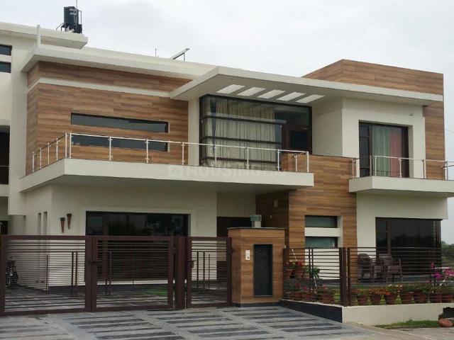 3 BHK Independent House in Sector 14 for rent Gurgaon. The reference number is 20234570