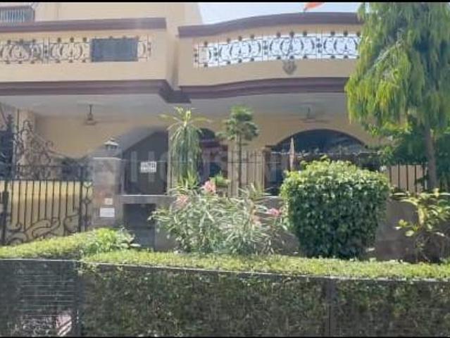 3 BHK Independent House in Sector 5 for resale Gurgaon. The reference number is 17519235