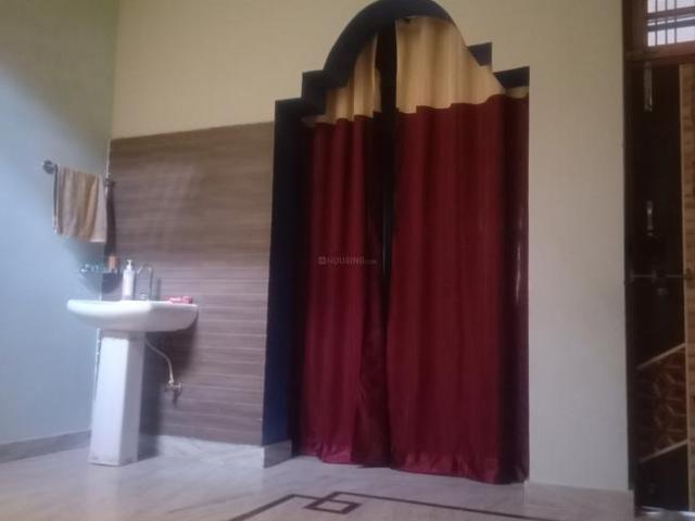 3 BHK Independent House in South City J Block for rent Lucknow. The reference number is 8728124