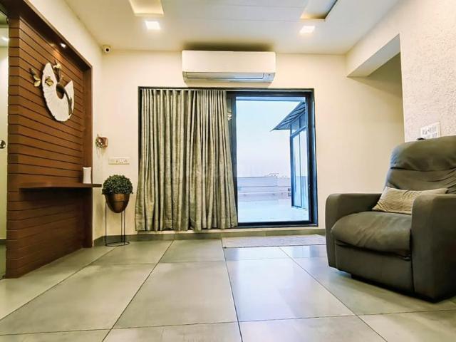 3 BHK Penthouse in Shyamal for resale West Ahmedabad. The reference number is 17690813