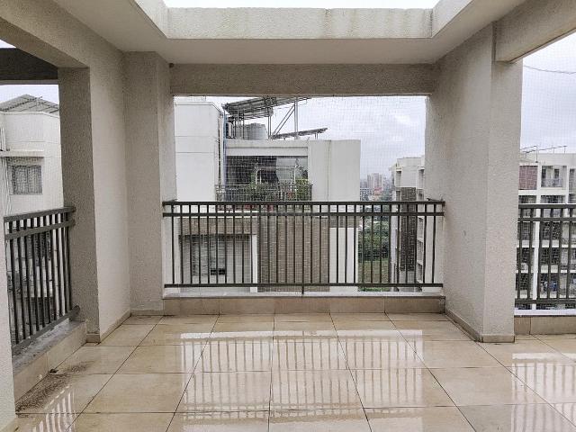 3 BHK Penthouse in Vaishno Devi Circle for rent Ahmedabad. The reference number is 20618383