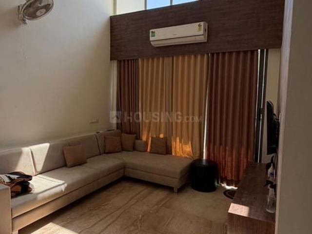 3 BHK Penthouse in Vaishno Devi Circle for rent Ahmedabad. The reference number is 20295755