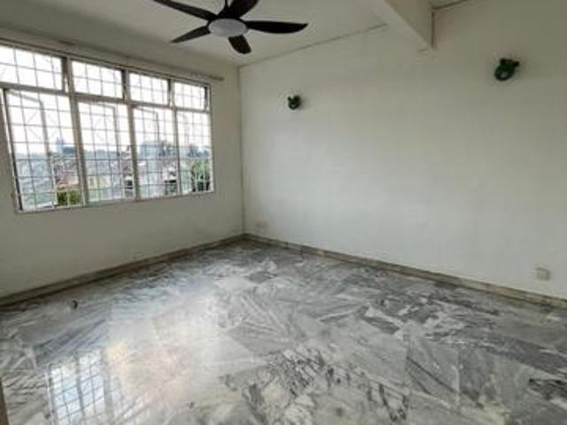 3 Bilik unit dengan jagaan baik untuk dijual