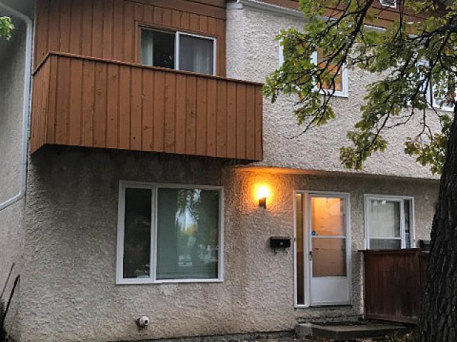 3 Br Townhouse In Old St. Vital
