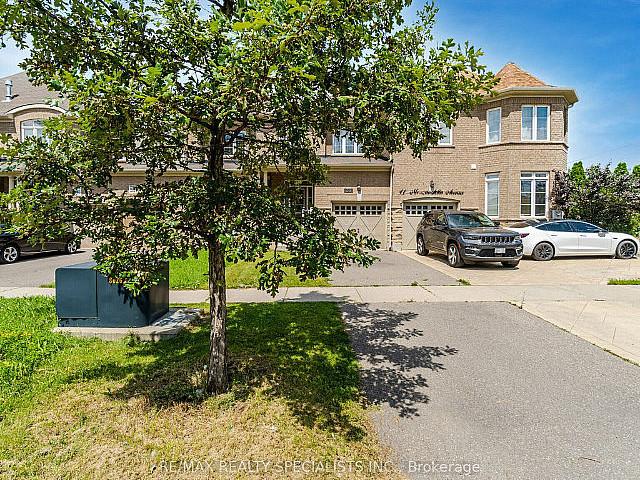 3 Br | 3 Ba freehold Townhouse In Milton | 39 Mclaughlin Ave