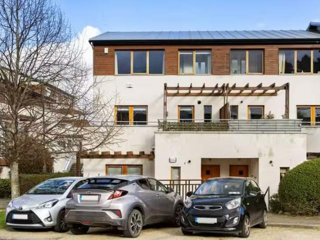 3 Brennanstown Avenue, Cabinteely, Dublin 18, D18NA55 is for s.