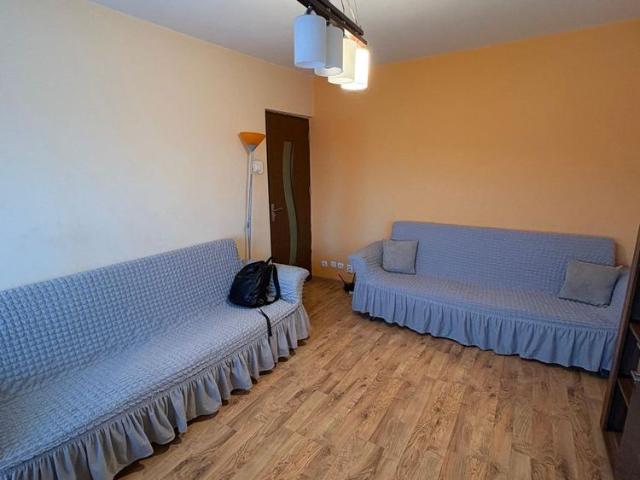 3 cam decomandat 67 mp zona garii banca transilvania 450 euro