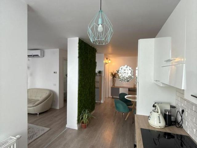 3 cam, et.9, panoramă, balcon L, parcare, Rezidențial Șova Nufărul