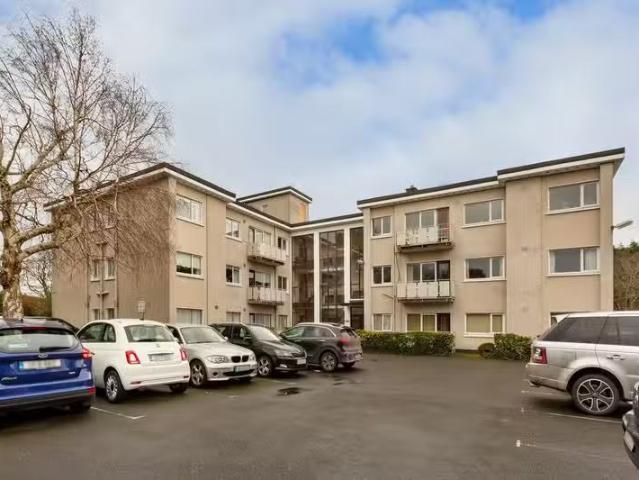 3 Cambria, De Vesci Court, The Slopes, Monkstown, Co. Dublin.
